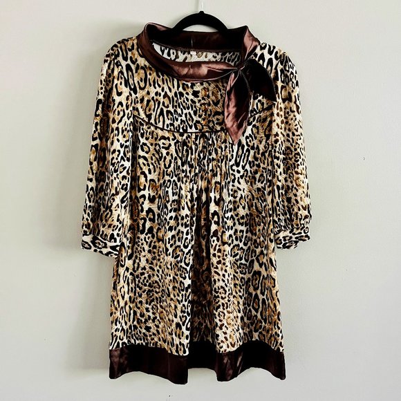 Leopard 3/4 Sleeve Dress with Satin Bow Collar and Gemstone Details - Picture 2 of 10